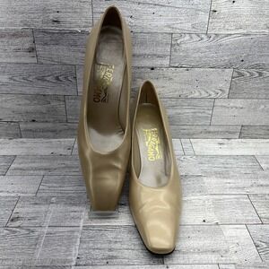 Salvatore Ferragamo Gold Pointed Toe Pumps Heels Shoes Women‎ Size 9.5 4A